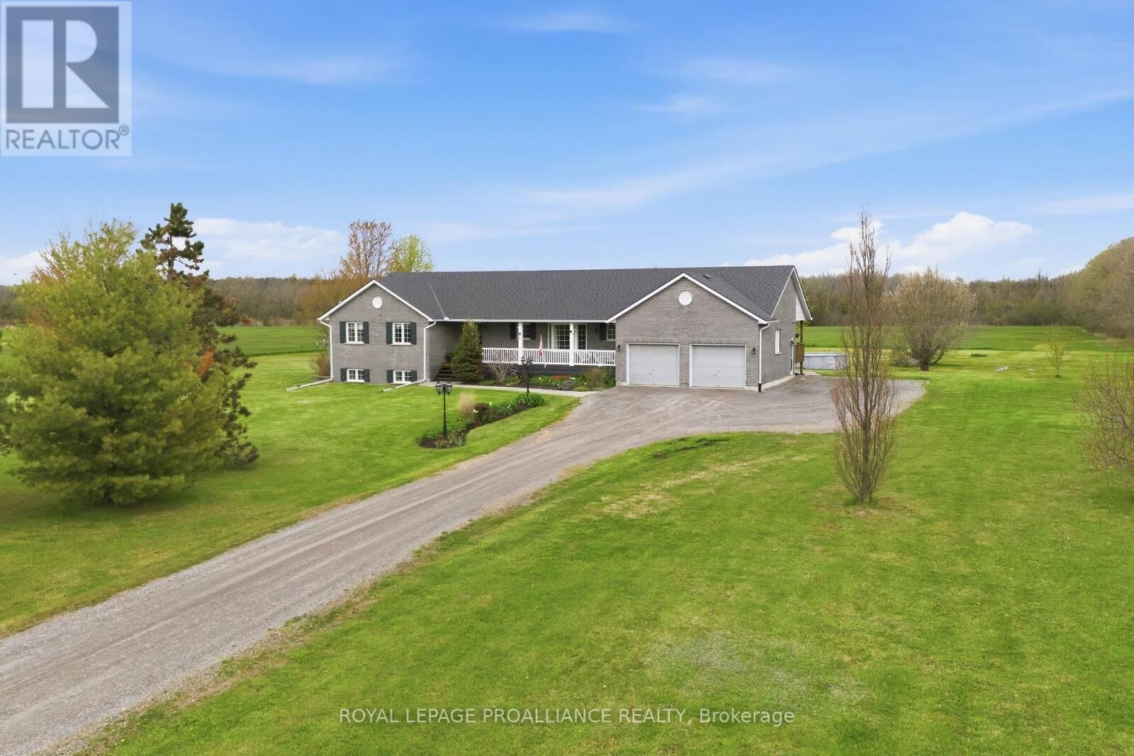 Photo de la propriété:  1489 Airport Parkway  ON K8N 4Z6 