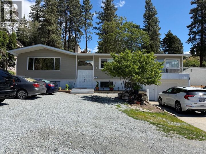 Property Photo: 647 Clifton Road BC V1V 1A7
