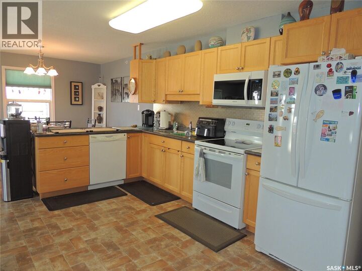 Property Photo:  407 701 Henry Street  SK S4A 2B7 