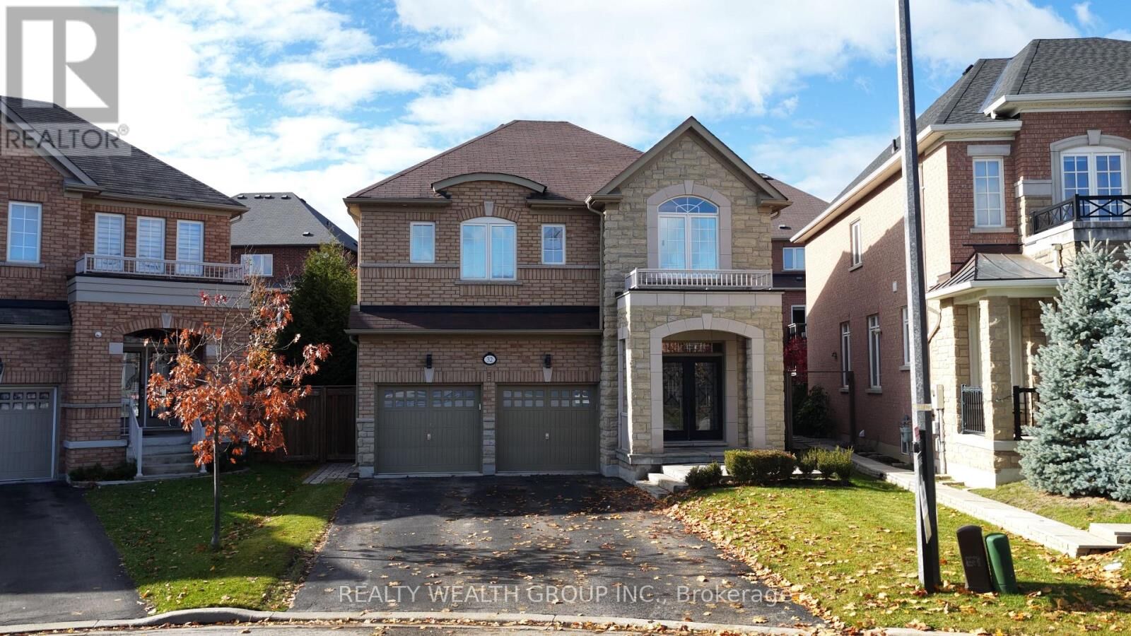 Property Photo:  32 Rock Elm Court  ON L6A 4C2 