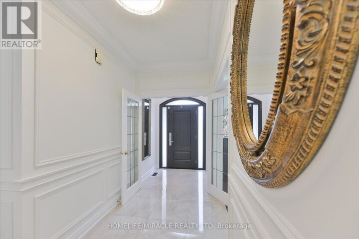 Property Photo:  2479 Rathlin Court  ON L5K 2S4 