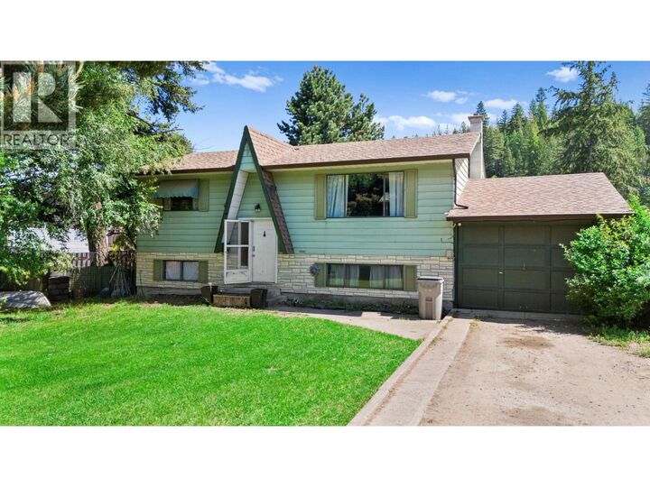 Property Photo: 4686 Spruce Crescent BC V0E 1E0