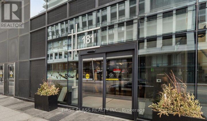 Property Photo:  181 Dundas Street East 3808  ON M5A 0N5 