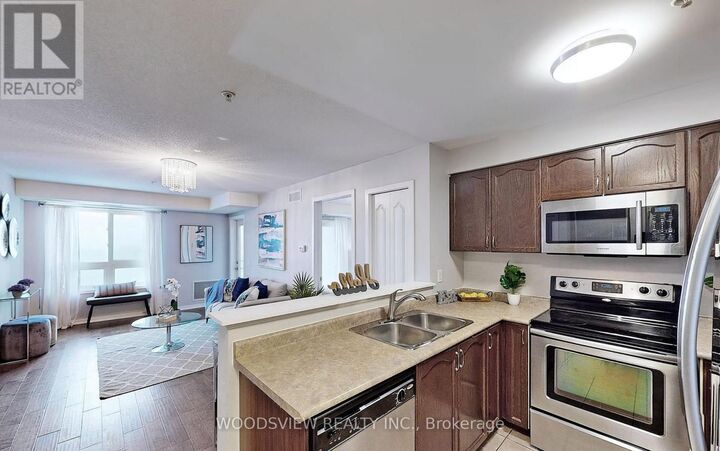 Property Photo:  6 Dayspring Circle 2308  ON L6P 4A7 