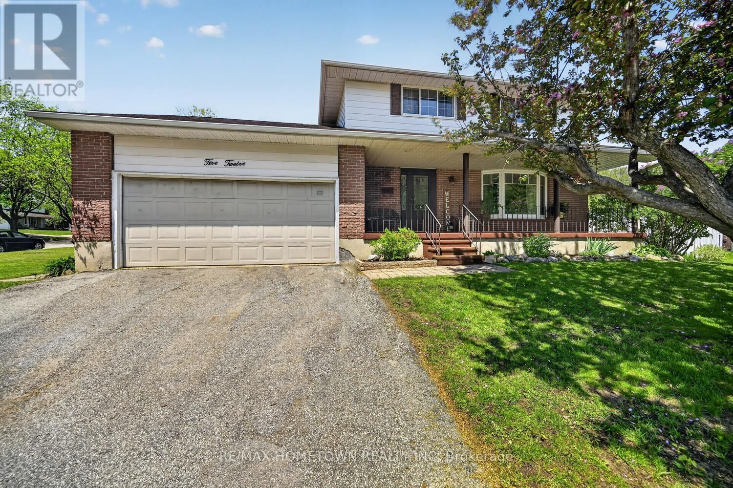 Property Photo:  512 Laurier Boulevard  ON K6V 6C5 