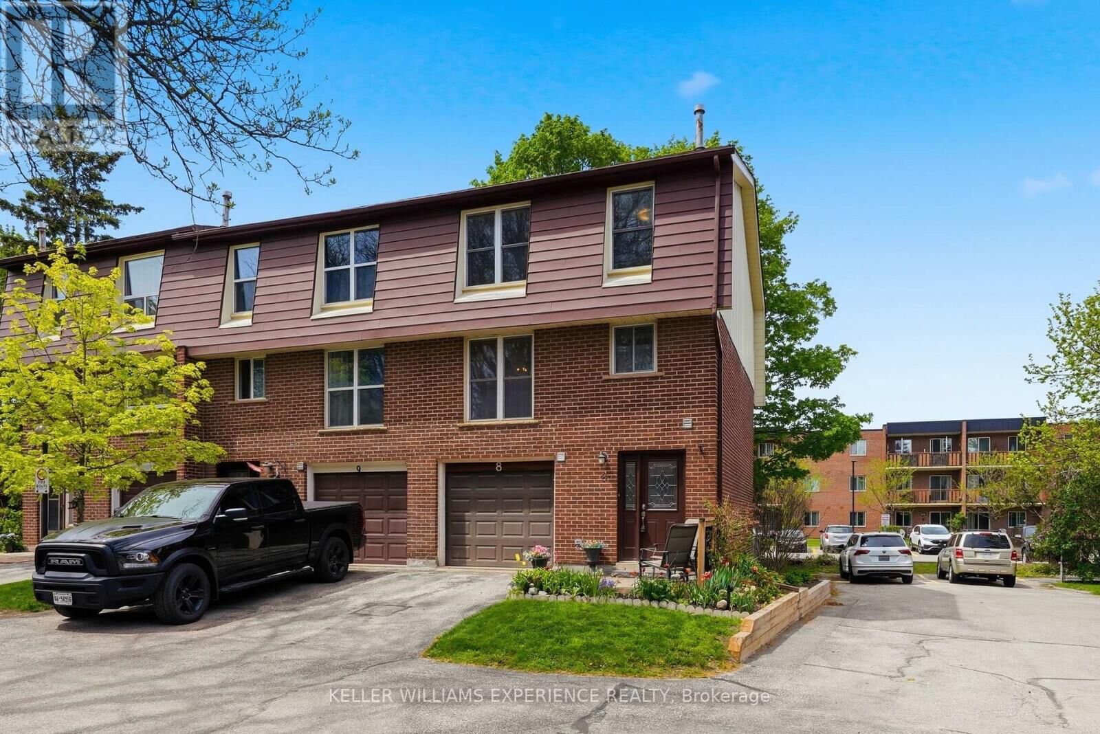 Property Photo:  246 Tupper Boulevard 8  ON L9R 1A9 