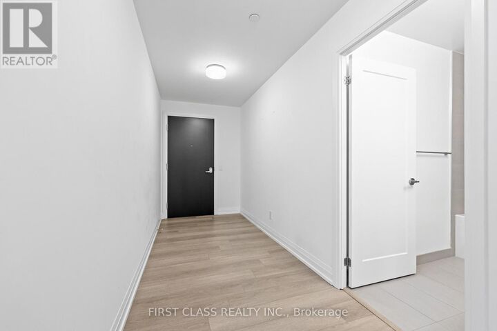Property Photo:  286 Main Street Ph1  ON M4C 4X4 