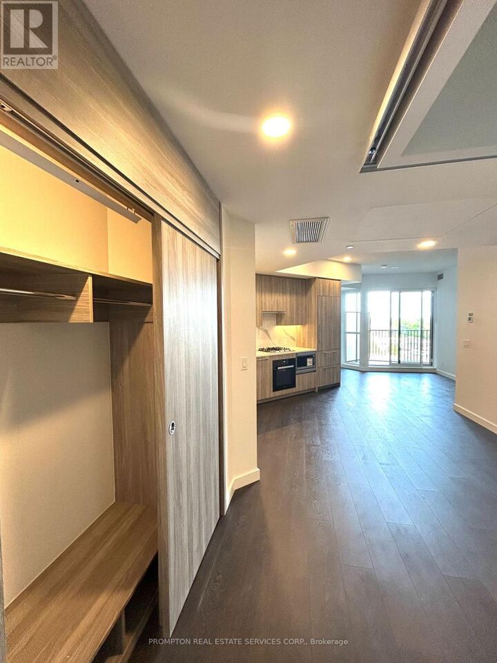 Property Photo:  18 Esther Shiner Boulevard 548  ON M2K 0J6 