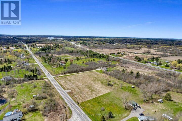 Photo de la propriété:  716 Christie Lake Road  ON K7H 3C6 