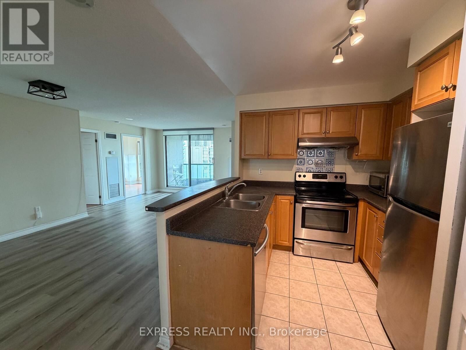 Property Photo: 7 Lorraine Drive 1803 ON M2N 7H2