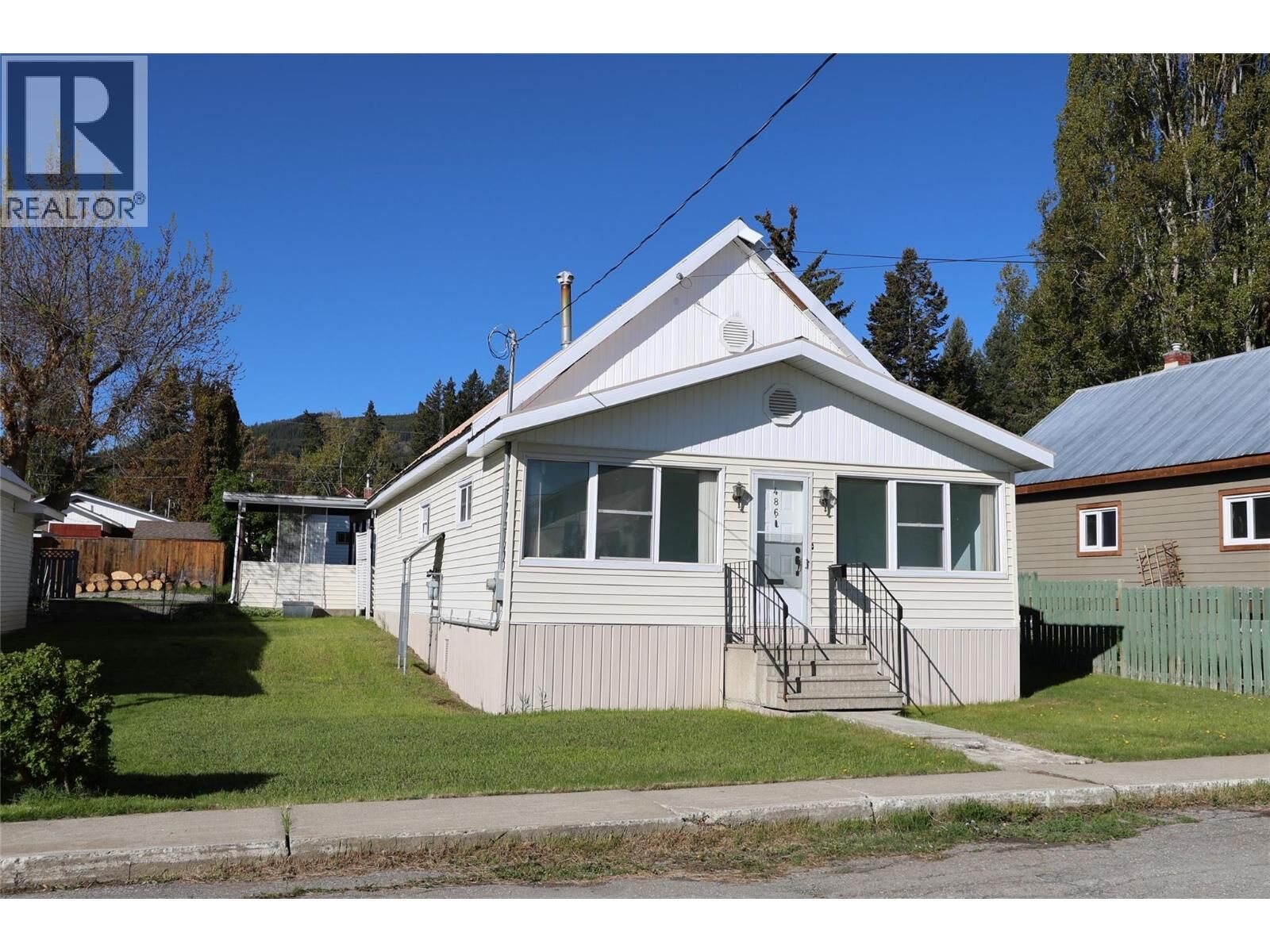 Property Photo: 486 3rd Avenue BC V1A 2R3
