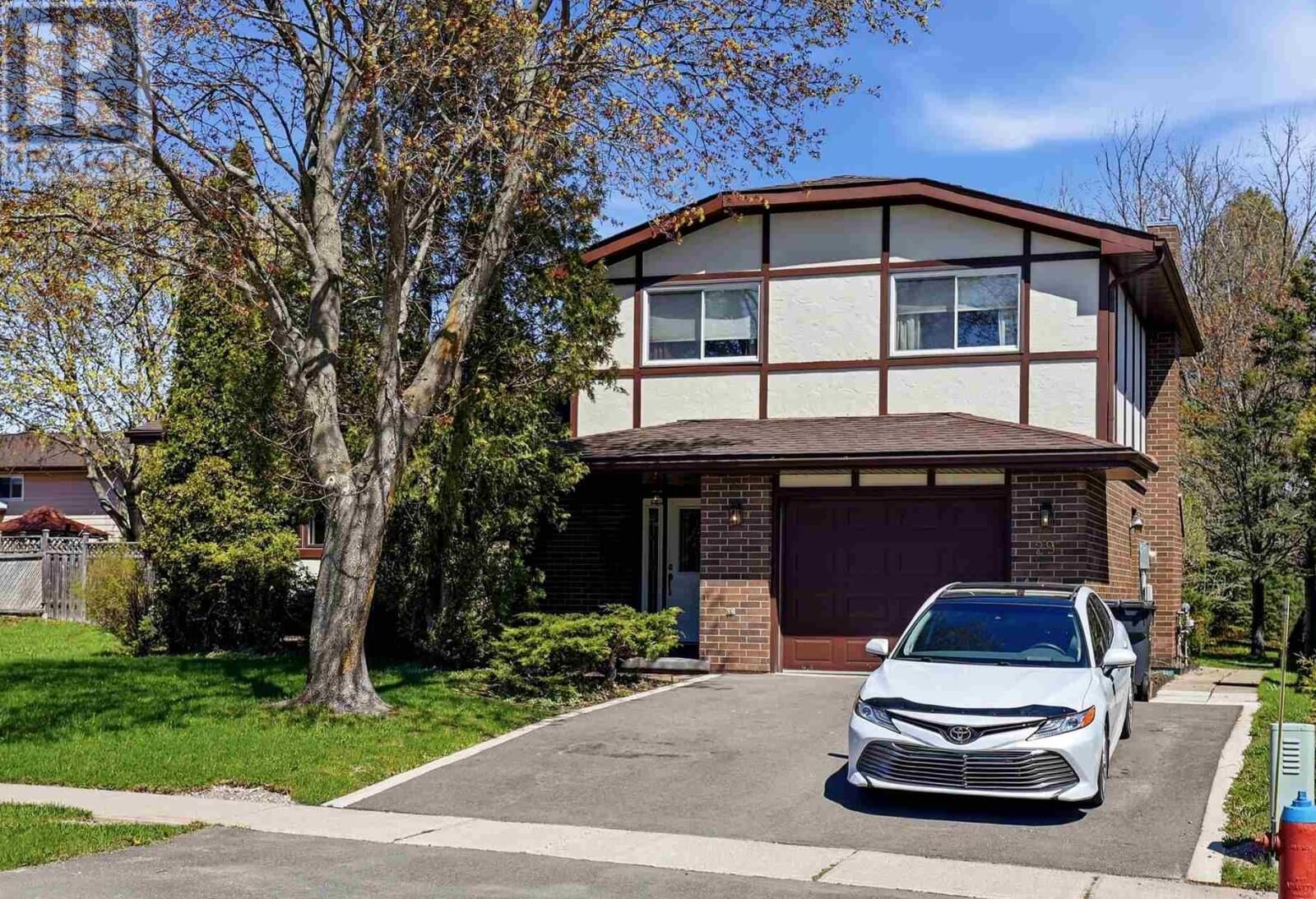 Property Photo:  29 Norden Cres  ON P6B 5T1 