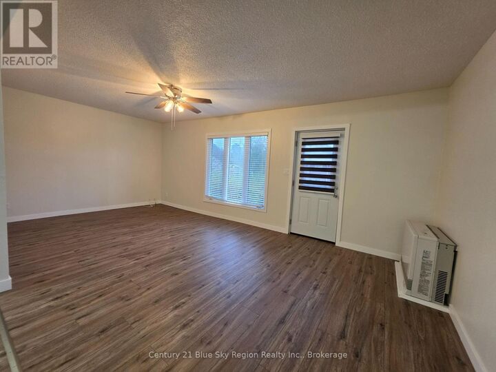 Property Photo:  392 Holditch Street  ON P2B 3C7 