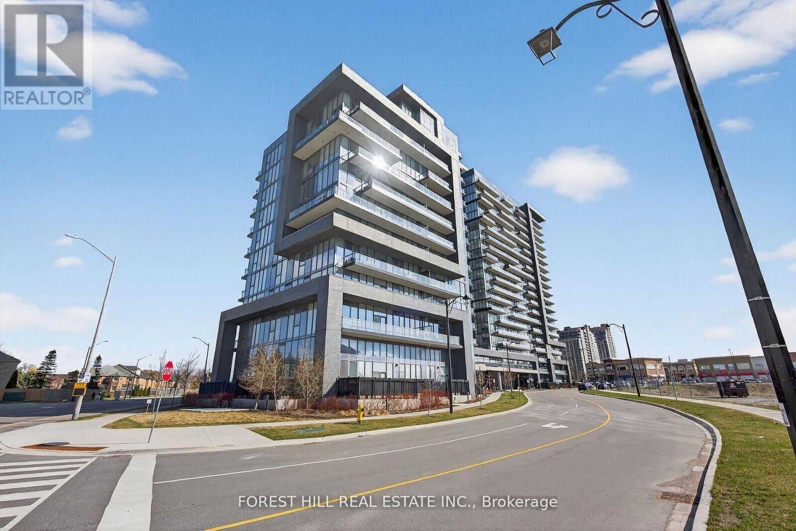 Property Photo: 10 Gatineau Drive 208 ON L4J 0L2