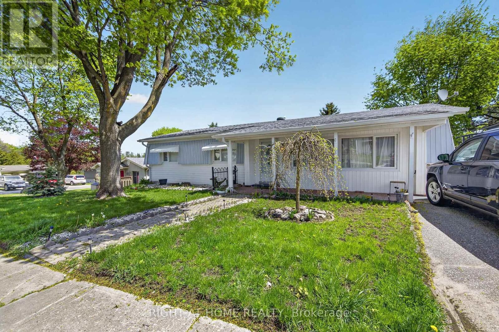 Property Photo: 1 Mimosa Drive ON L9S 1R2
