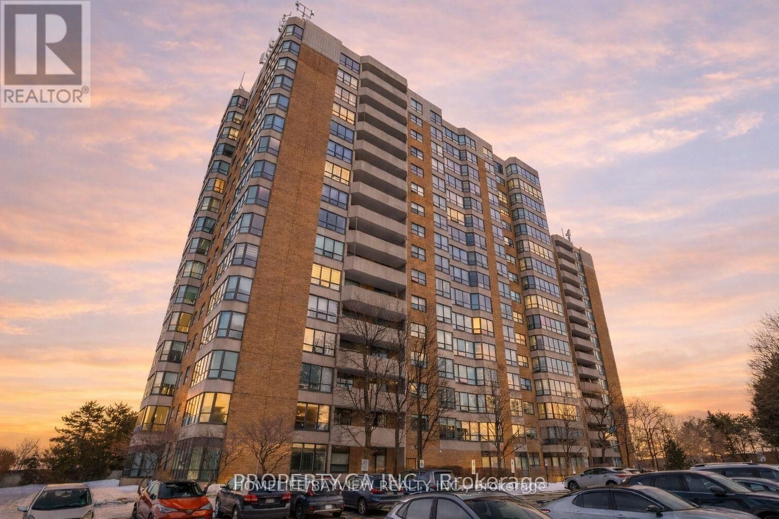 Property Photo:  7601 Bathurst Street 902  ON L4J 4H5 