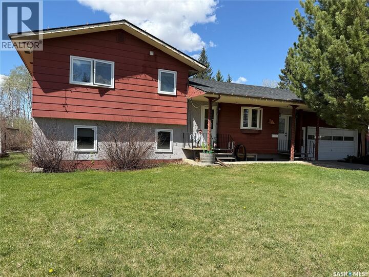 Property Photo:  402 9th Avenue  SK S0K 3R0 