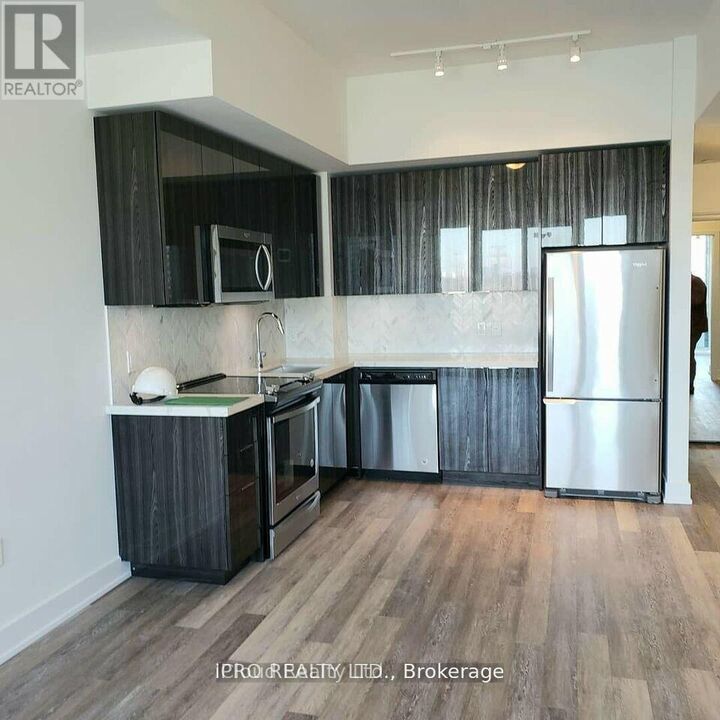 Property Photo:  30 Shore Breeze Drive 1322  ON M8V 0J1 