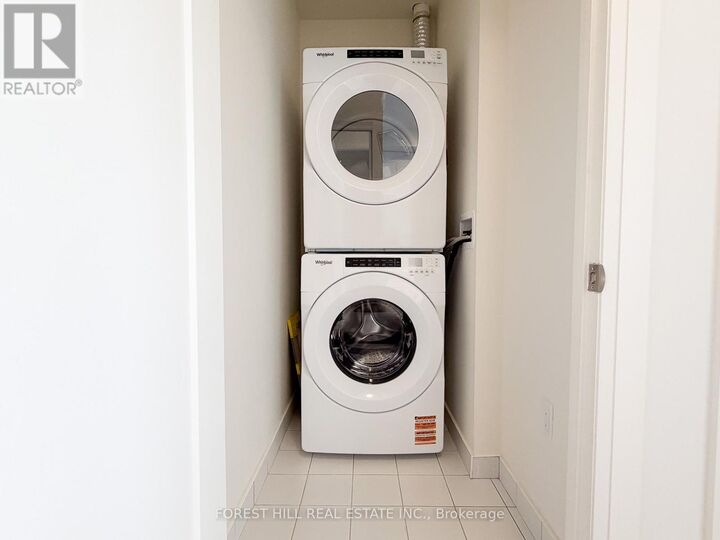 Property Photo:  27 Korda Gate Ph104  ON L4K 0P6 