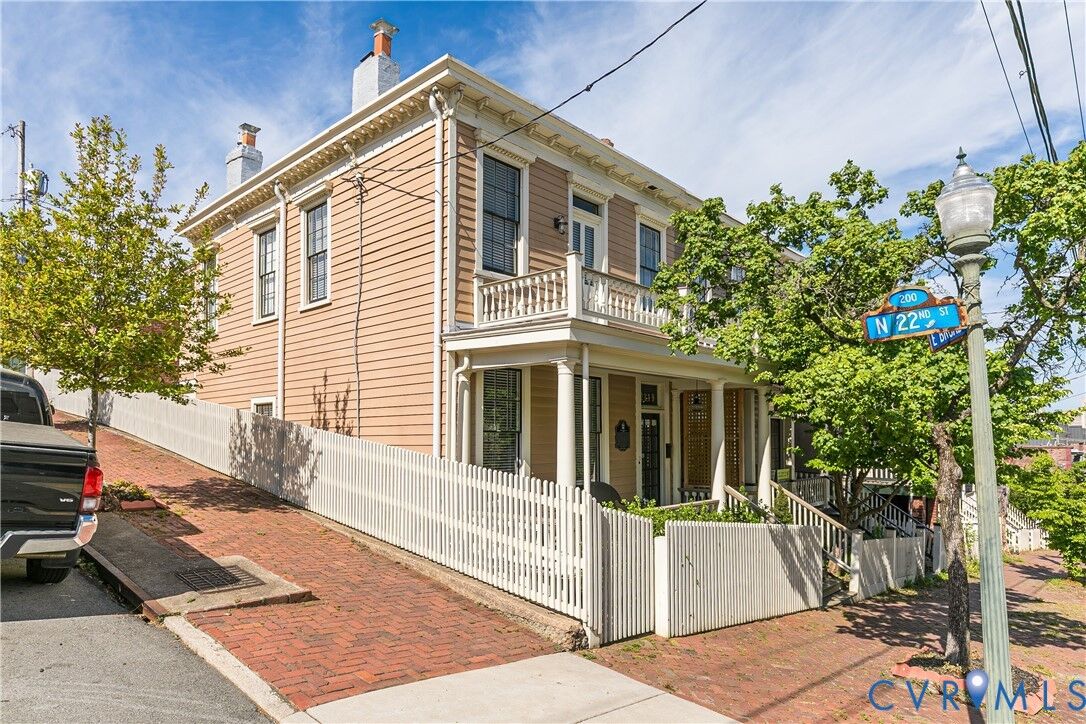 Property Photo:  2119 E Broad Street  VA 23223 