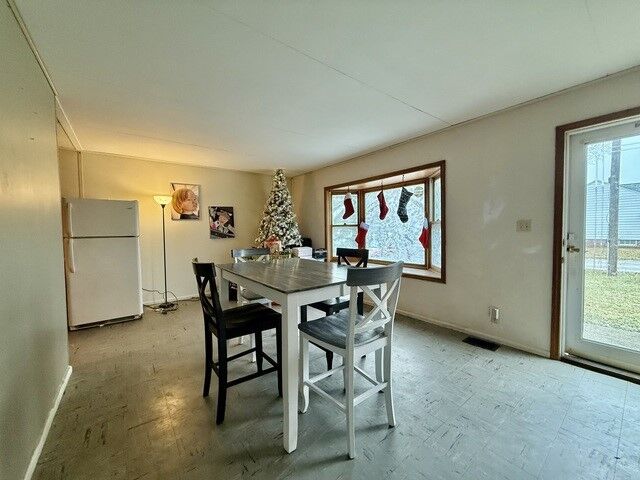 Property Photo: 301 S Walnut Street IL 61727