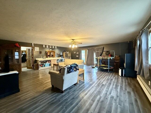 Property Photo:  301 S Walnut Street  IL 61727 