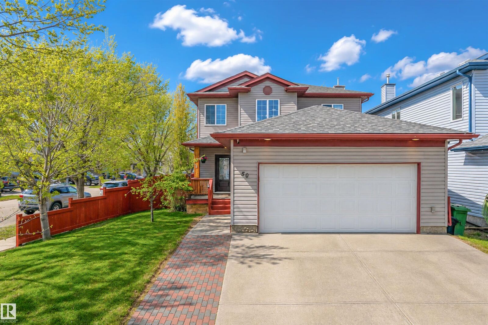 Property Photo:  50 Galloway Wynd  AB T8L 0A3 