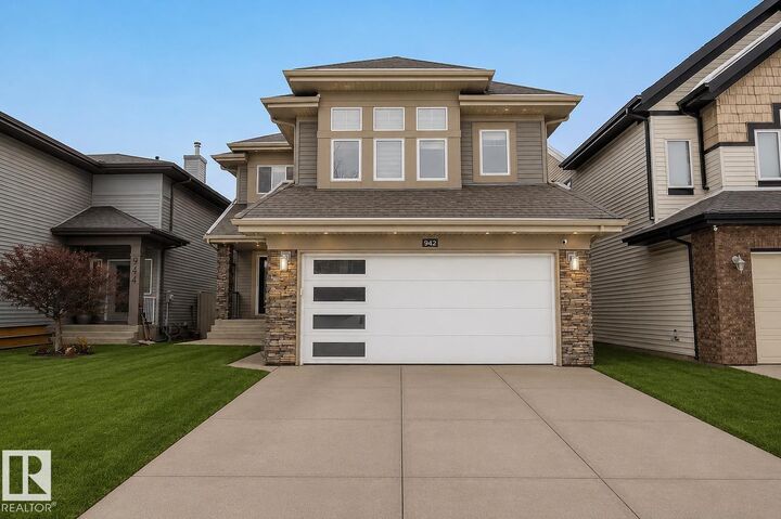 942 Chahley Crescent NW — photo 1