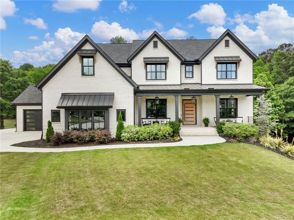 Property Photo: 566 Versailles Drive GA 30011
