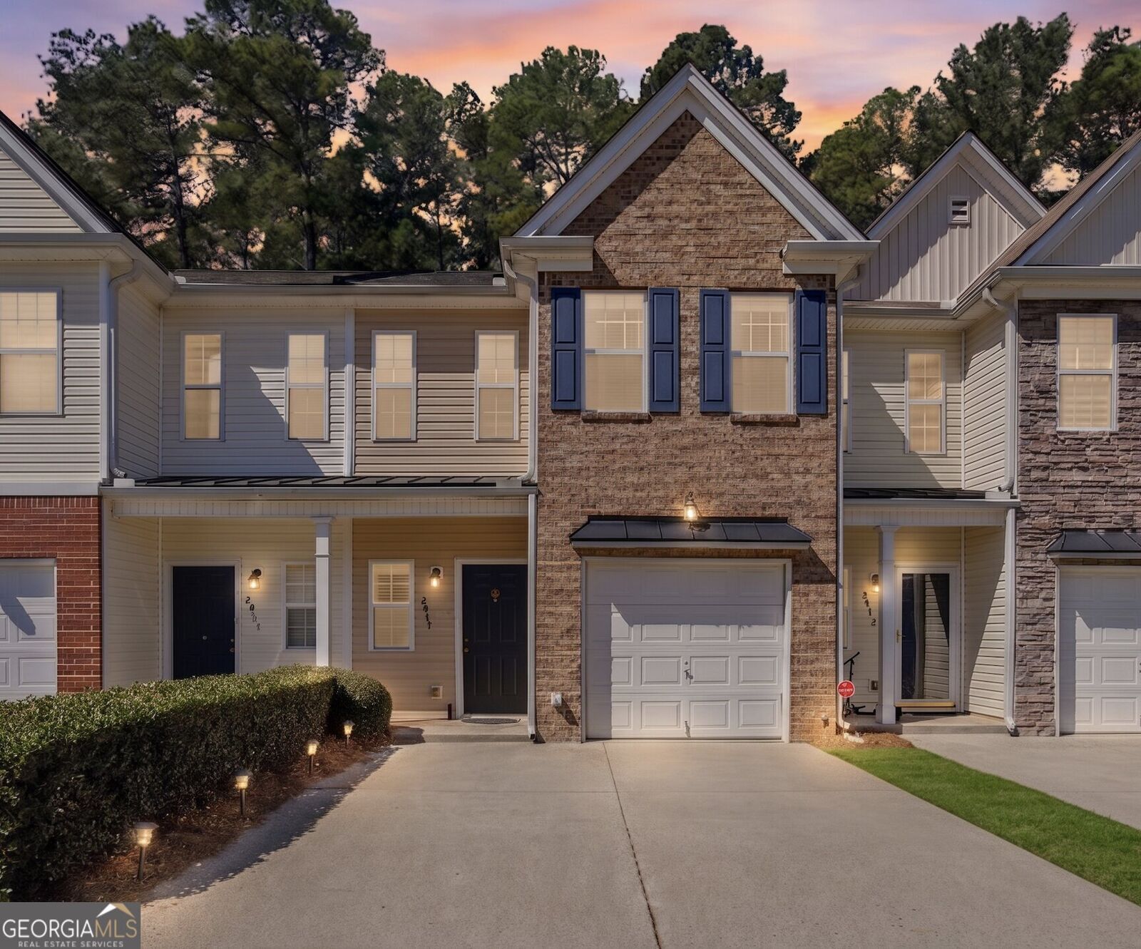 Property Photo: 2913 Greyhawk Lane GA 30040