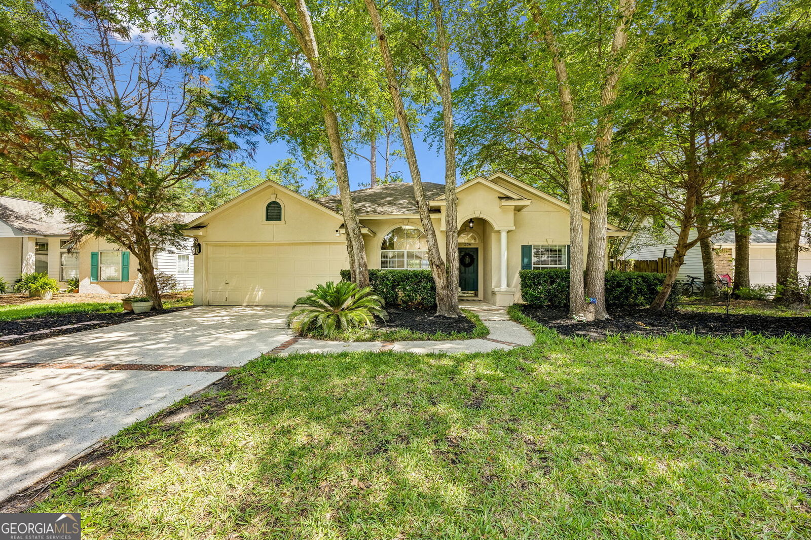 Property Photo:  206 Hallowes Drive S  GA 31558 