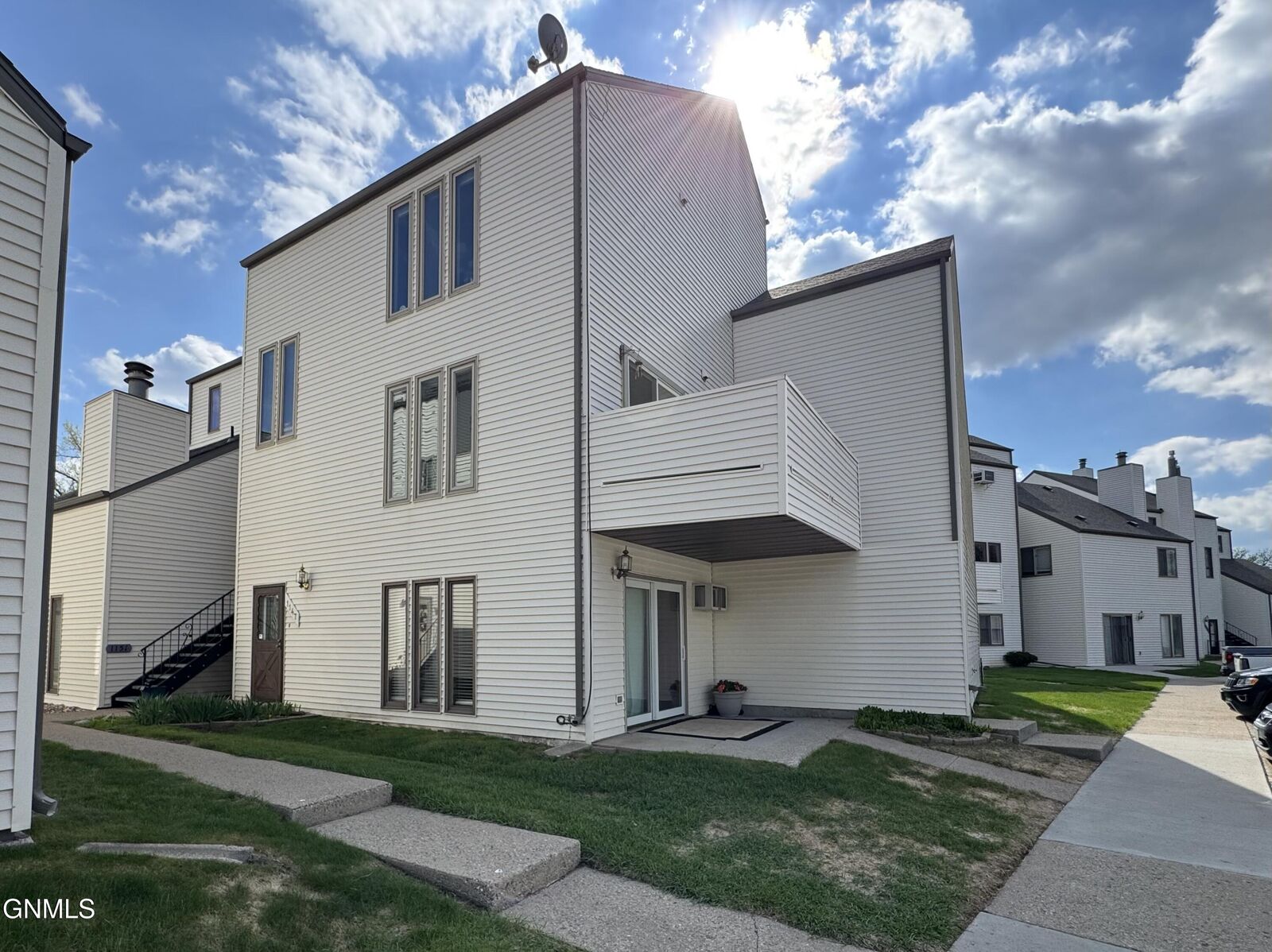 Property Photo:  1147 Jefferson Avenue  ND 58504 