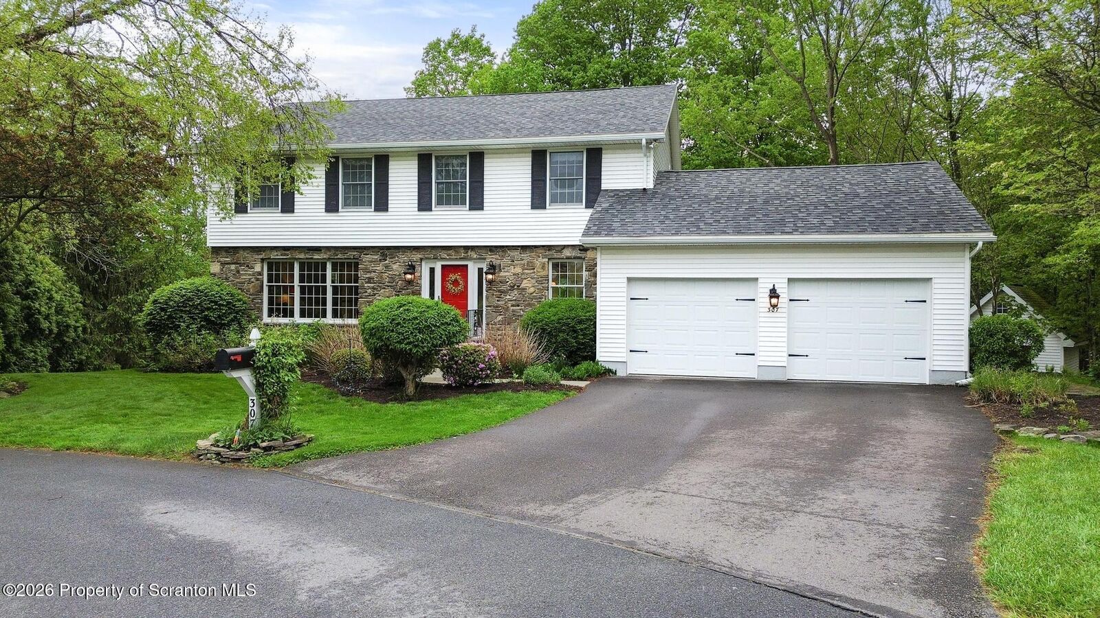 Property Photo: 307 Stoney Creek Road PA 18411
