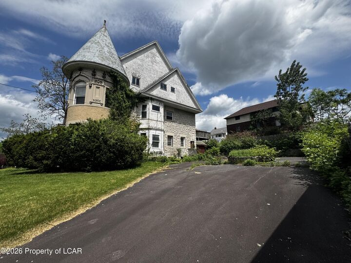 Property Photo:  1021 Richmont Street  PA 18509 