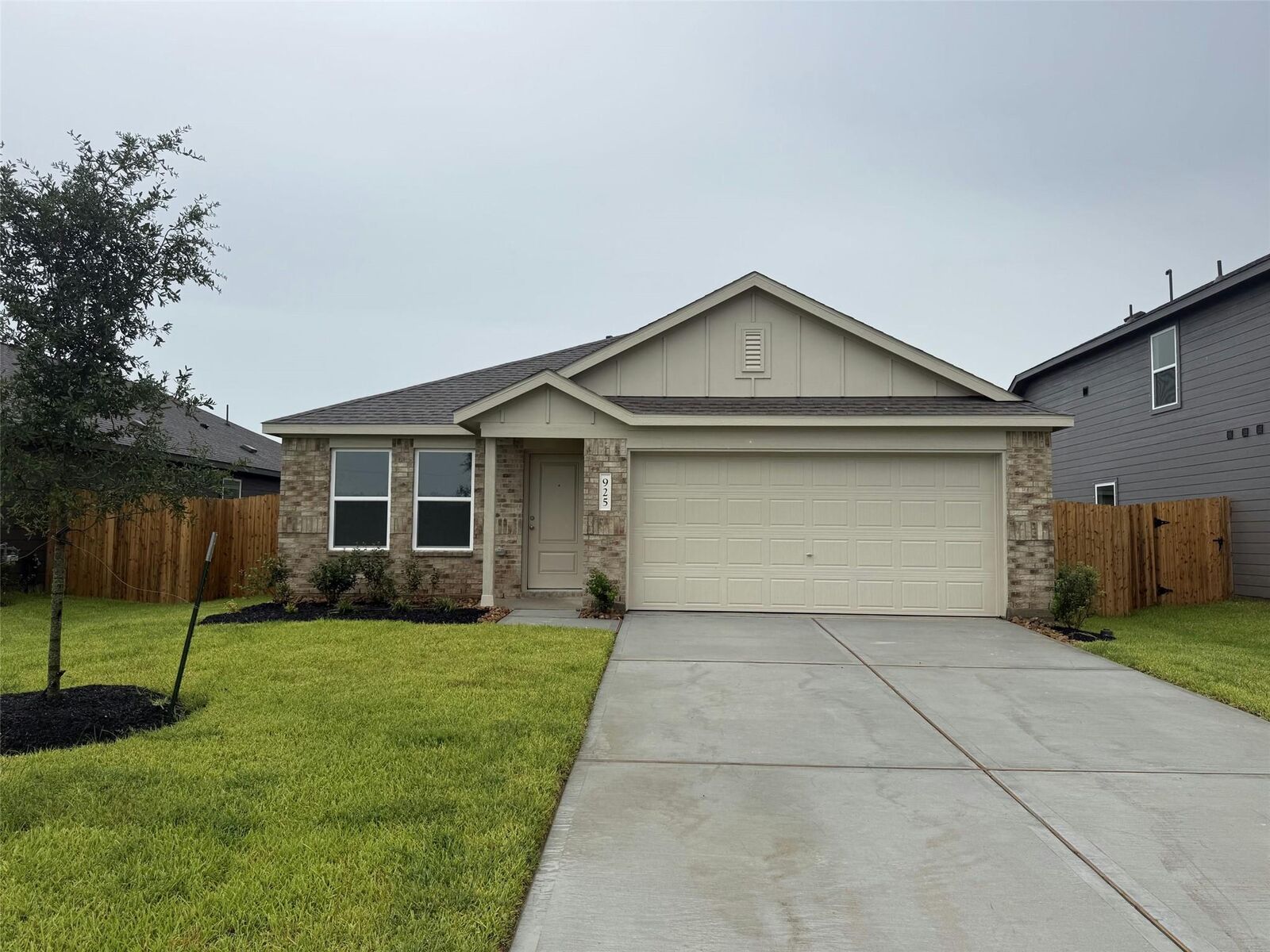 Property Photo: 925 Woodhaven Lakes Drive TX 77568