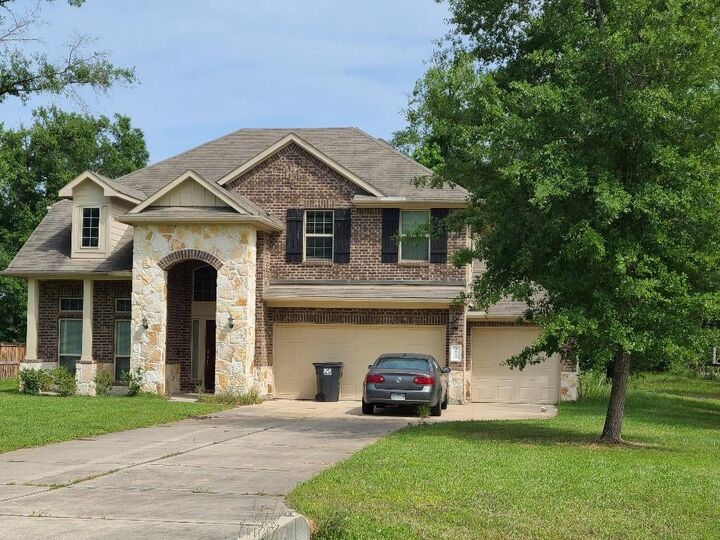 Property Photo: 9155 White Tail Drive TX 77303