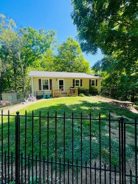 Property Photo: 138 Oak Street NC 28640