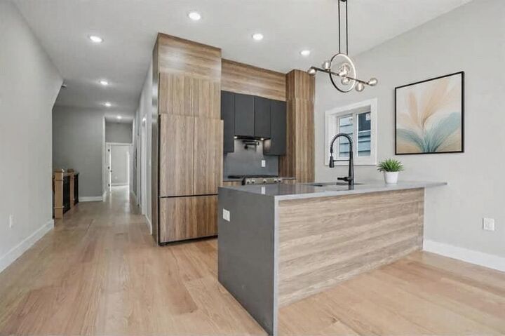 Property Photo:  68 Thorne St 1  NJ 07307 