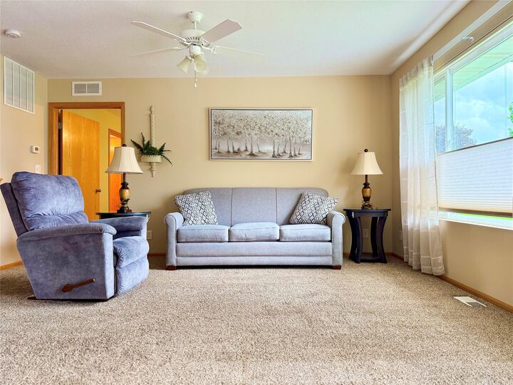 Property Photo:  168 SE Sweetgrass Lane  IA 50327 