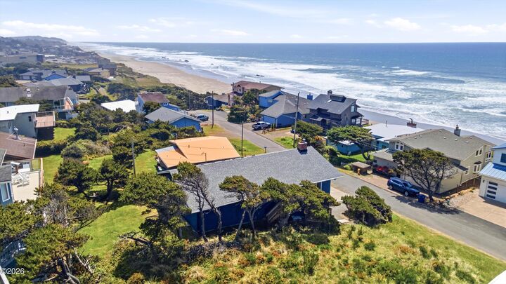 Property Photo: 5146 NW Jetty Avenue OR 97367