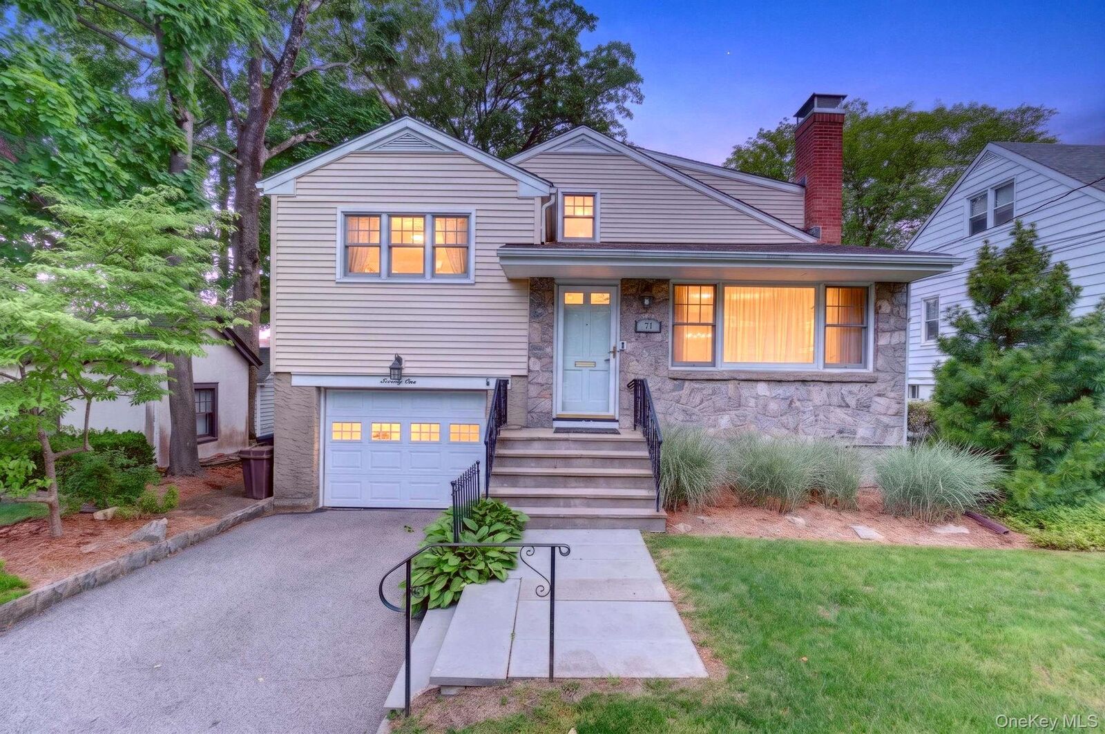 Property Photo:  71 Ewart Street  NY 10583 