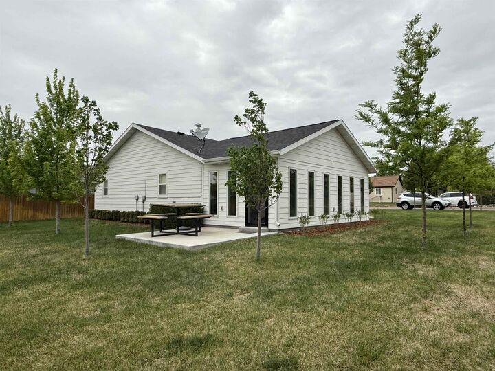 Property Photo: 308 W 4th NE 69155