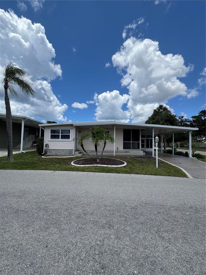 Property Photo: 14 Amsterdam Avenue FL 33950