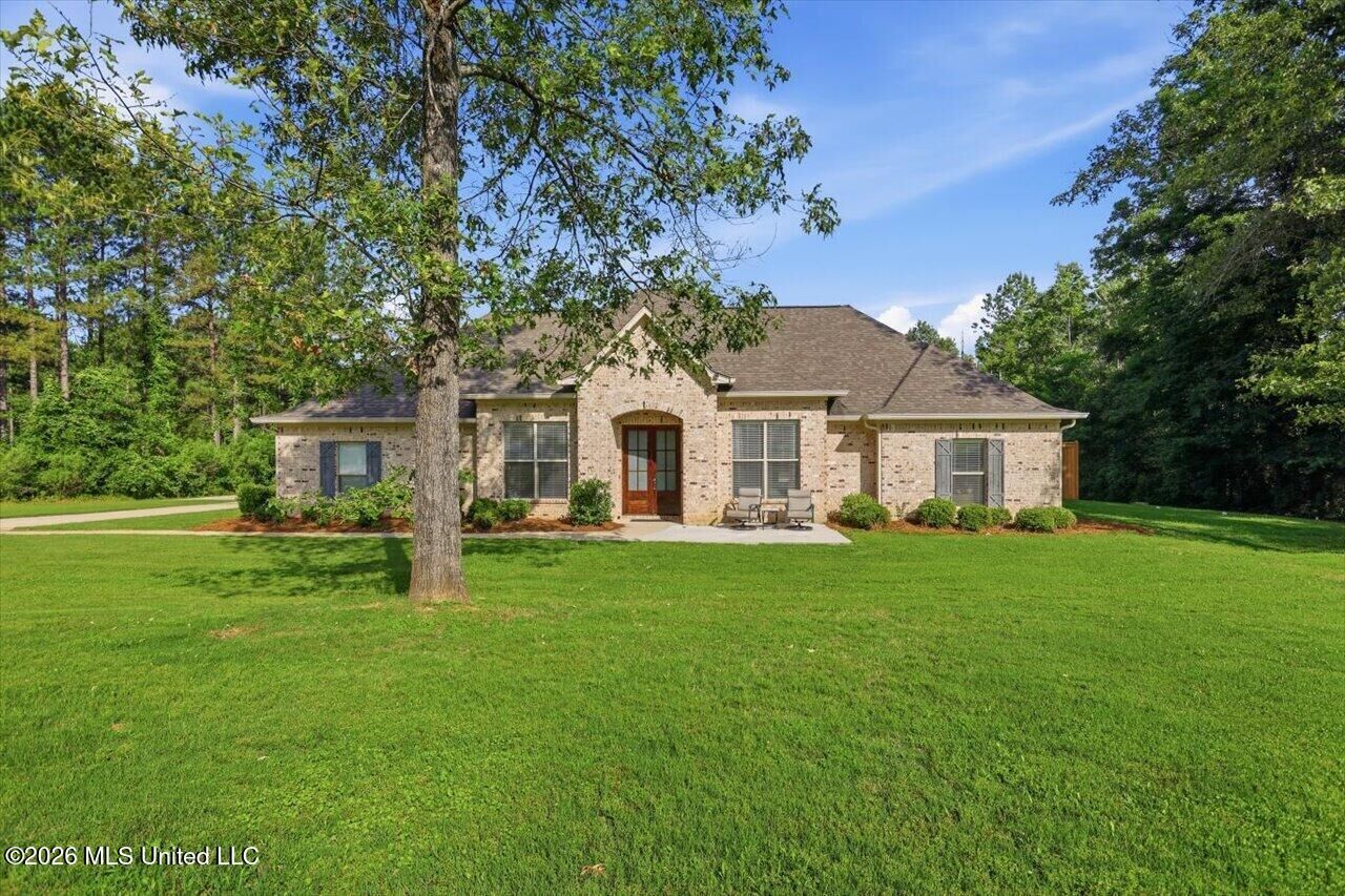 Property Photo:  637 Kylemore Lane  MS 39047 