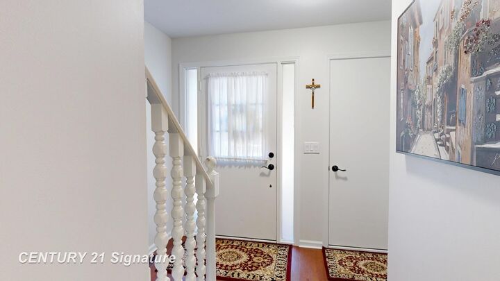 Property Photo:  553 Oakbrook Circle  MI 48433 