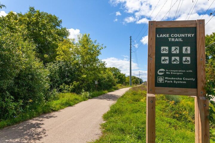 Property Photo:  N20w28282 Oakton Rd  WI 53072 