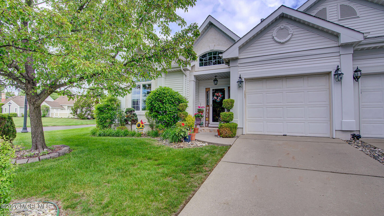 Property Photo: 1 Kingston Court NJ 08831