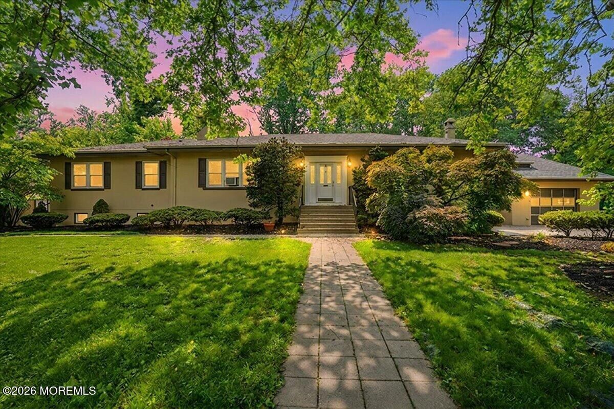 Property Photo:  4 Orchard Avenue  NJ 08505 