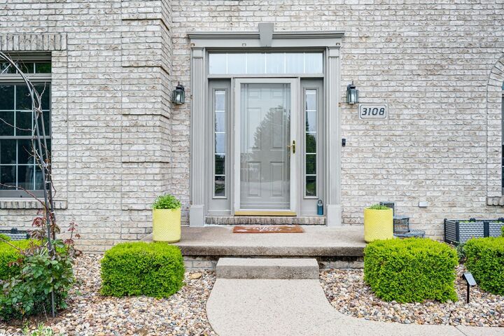 Property Photo:  
