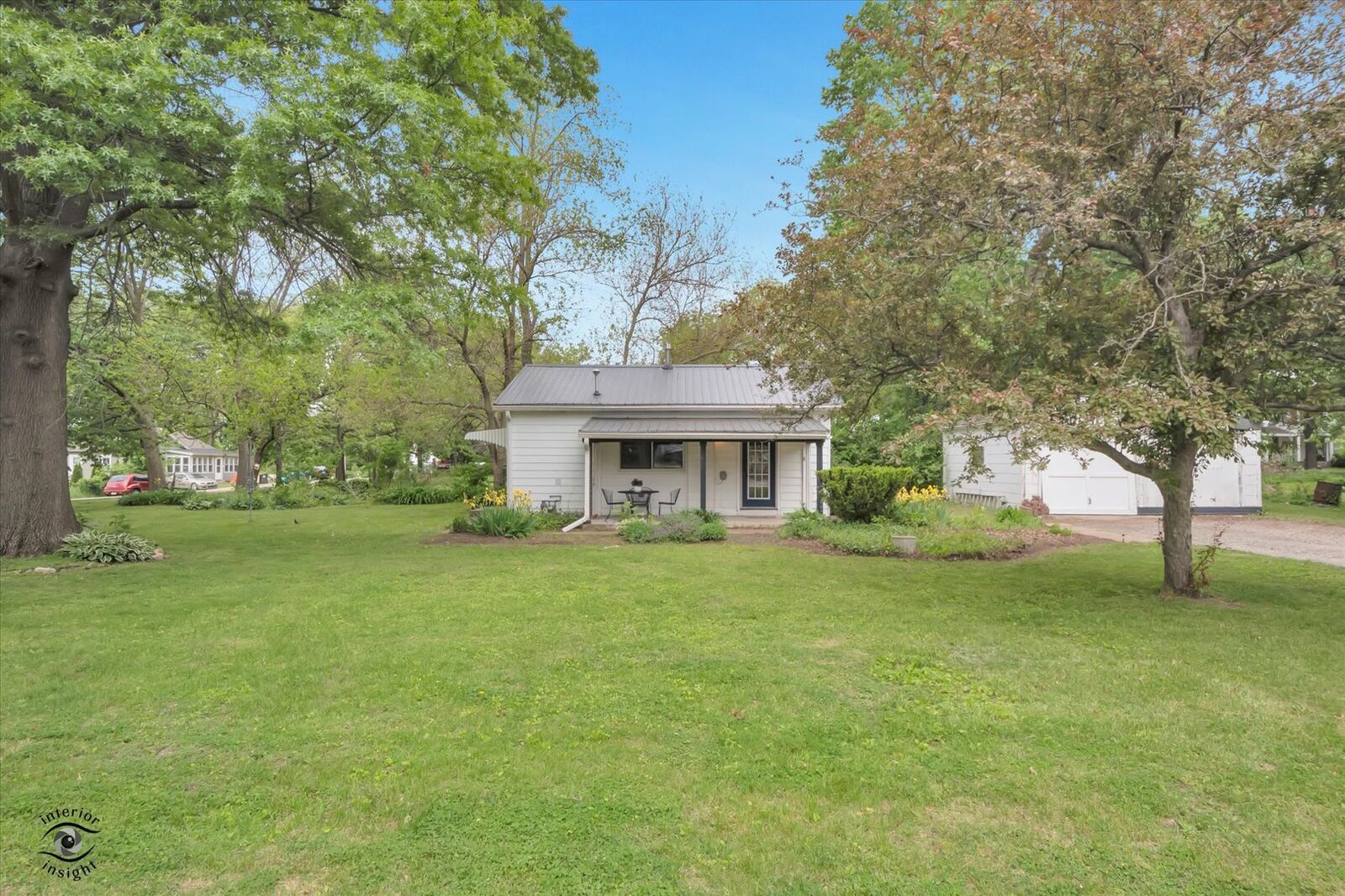 Property Photo: 32 Cross Street IL 60512